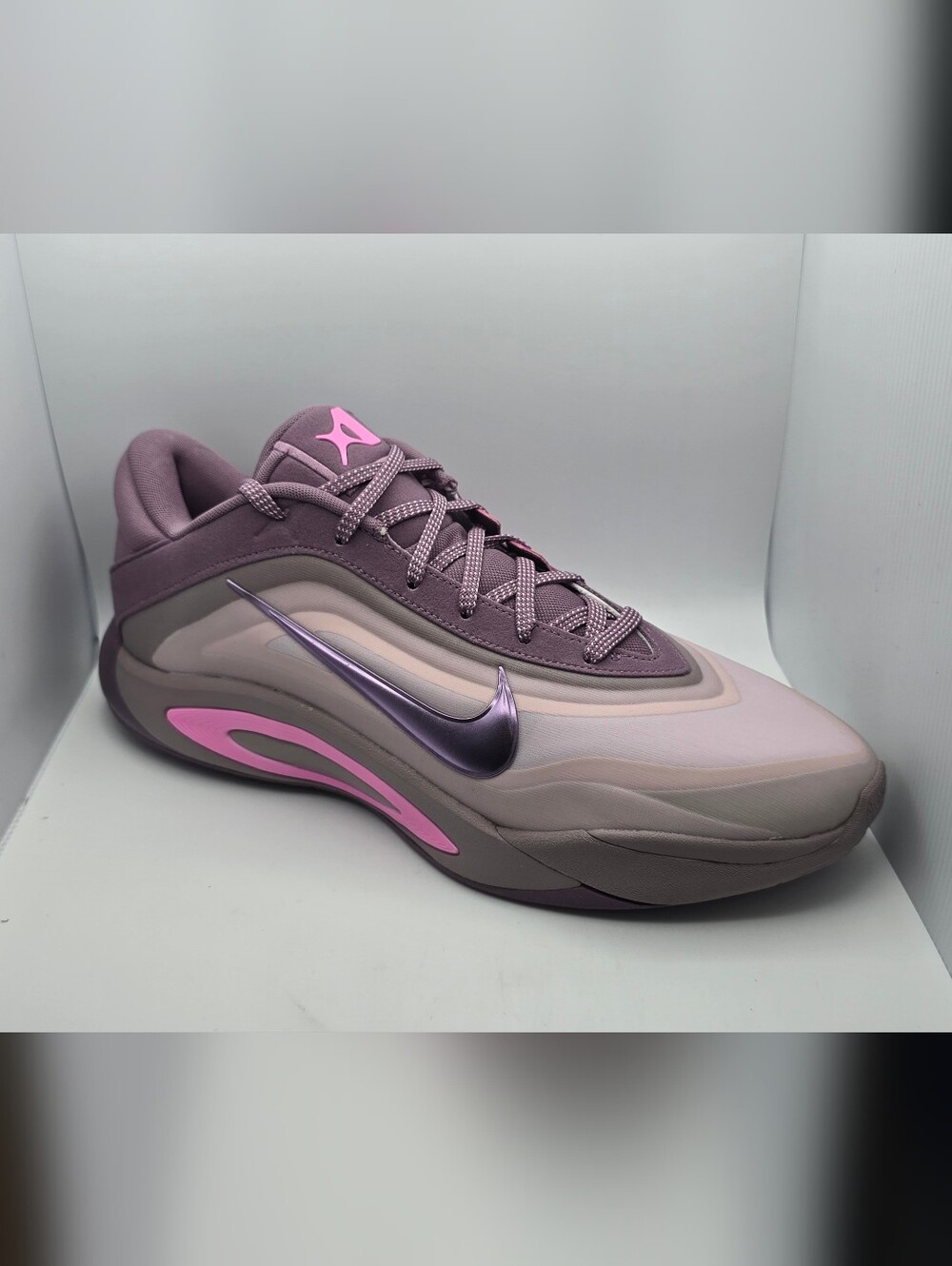 Nike Women’s Lavender Pink Wave Runner Sneaker
